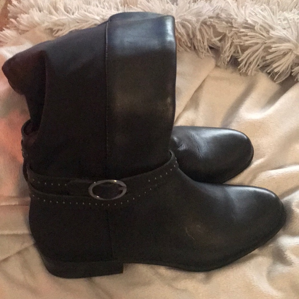 Designer Shoes - Picture 2 of 4